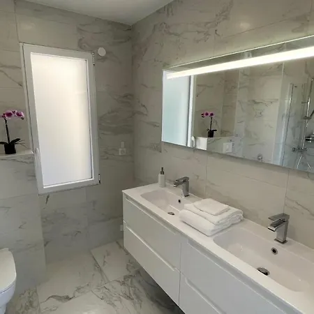 Les Du Domaine Napoleon Corsica Vue Et Piscine