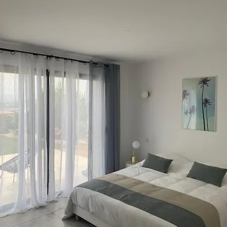 Vila Les Du Domaine Napoleon Corsica Vue Et Piscine