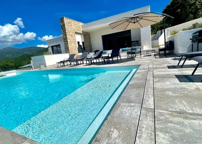 Les Du Domaine Napoleon Corsica Vue Et Piscine
