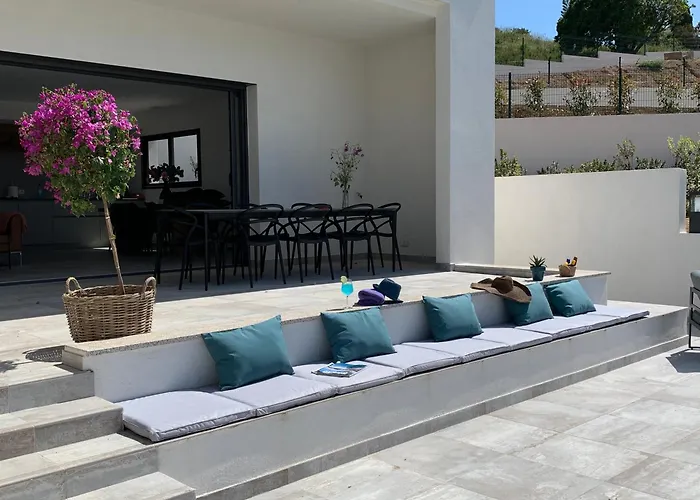 Les Du Domaine Napoleon Corsica Vue Et Piscine